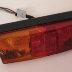 ZADNJA LUČ ZA TRAKTOR NEW HOLLAND T4050F, T4060F, TN75FA, TN85FA, TN95FA, TN70F, TN80F, TN90F, TN95F, T4020V, T4030V, T4040V, T4030N, T4040N, T4.110F, T4.90F, T4.80F, T4.100FTN, TN95DA, TN75V, TN95NA