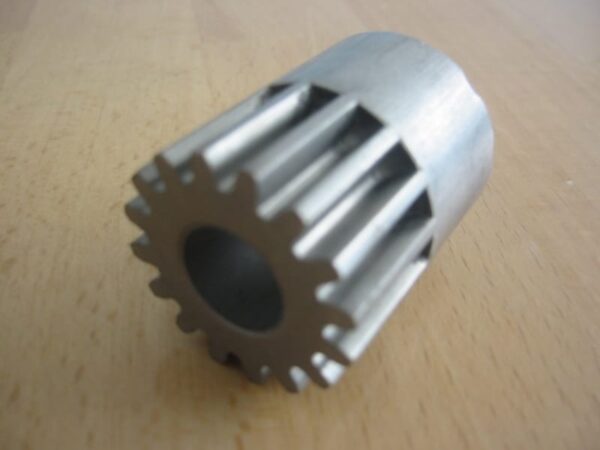 LIJEVI ZUPČANIK POGONA ZA VRTNU KOSILICU HARRY 424, 772 - Slika 2