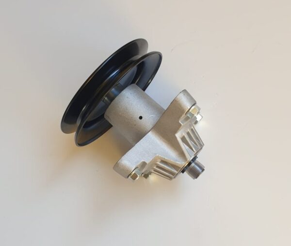 NOSILEC Z OSOVINO ZA VRTNI TRAKTOR MTD LE160/92, OPTIMA LE155H, PE160HK, SMART RE125, SMART RE130H, SMART RE175 - Slika 2